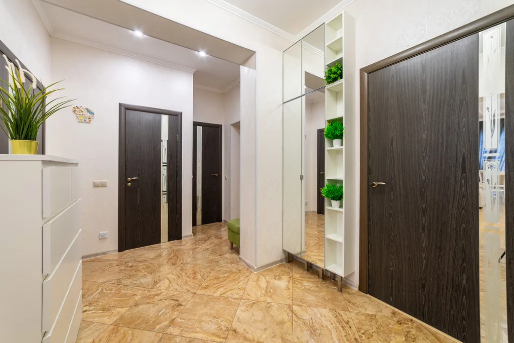 Роскошная идеал квартира с двумя террасами, тремя санузлами и бассейн