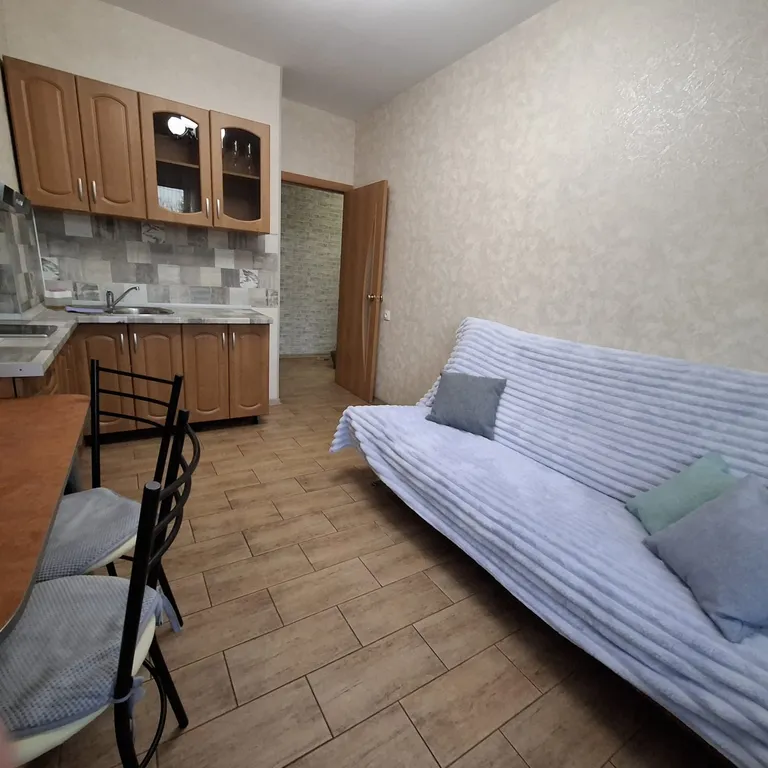 Однокомнатная квартира в пяти минутах от набережной ангары