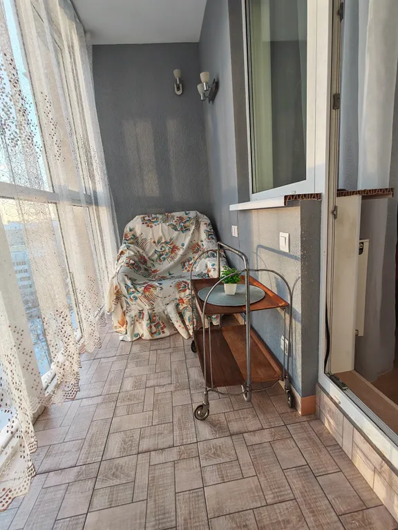 Квартира с кухней-гостиной рядом с озером Разлив