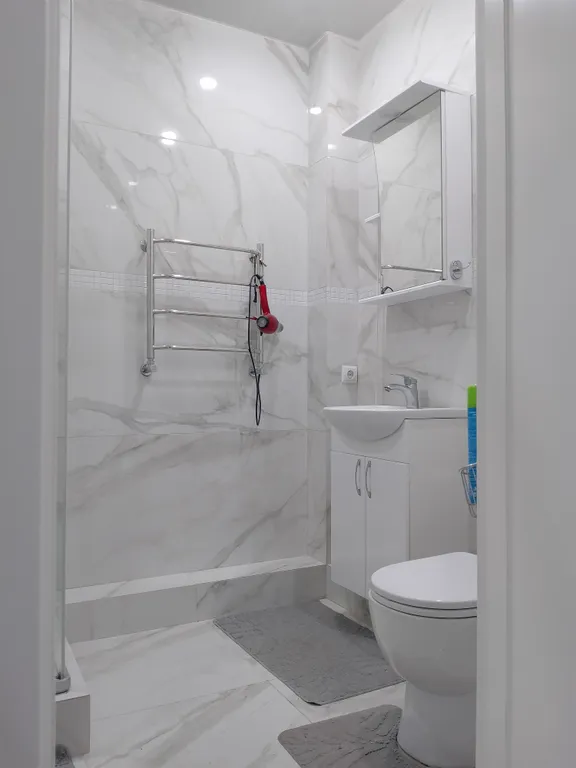 Просторная квартира с видовым балконом близ Питьевой Галереи Санатории