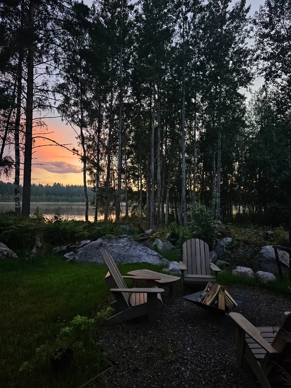 Вилла Nelli с видом на озеро и зоной барбекю среди каменной россыпи