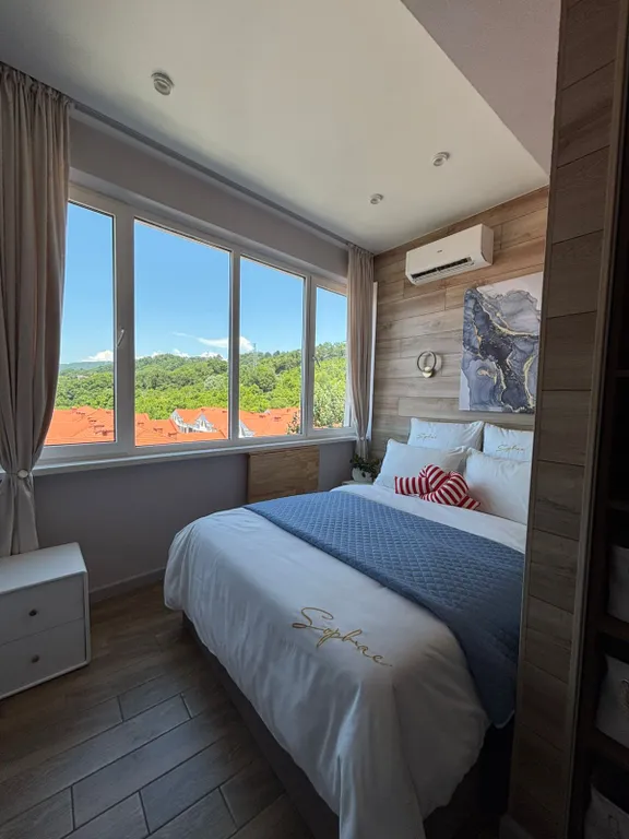 Квартира Двухкомнатная квартира с дизайнерским ремонтом — Адлер