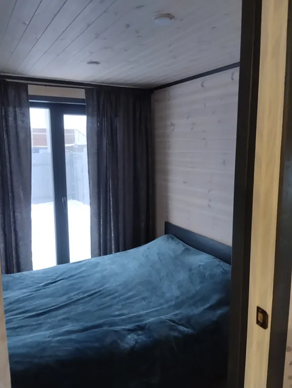 Загородный дом у озера