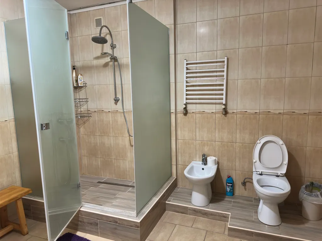 Частный дом с камином