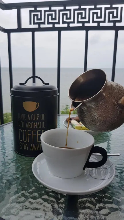 Апартамент с потрясающим видом, шумом и запахом моря