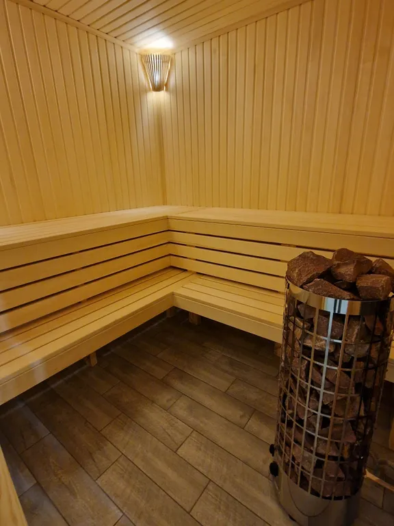 Коттедж с сауной комфорт-класса на реке Яхра