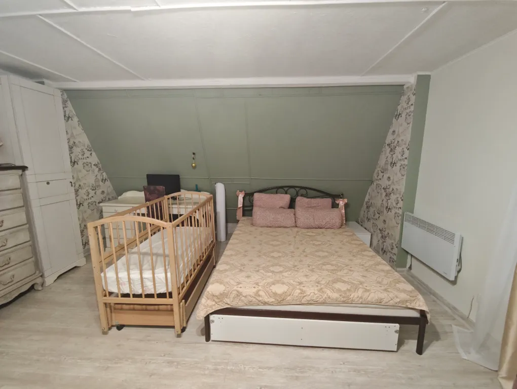 Коттедж Весь 3 этаж частного дома с отдельных входом — Севастополь