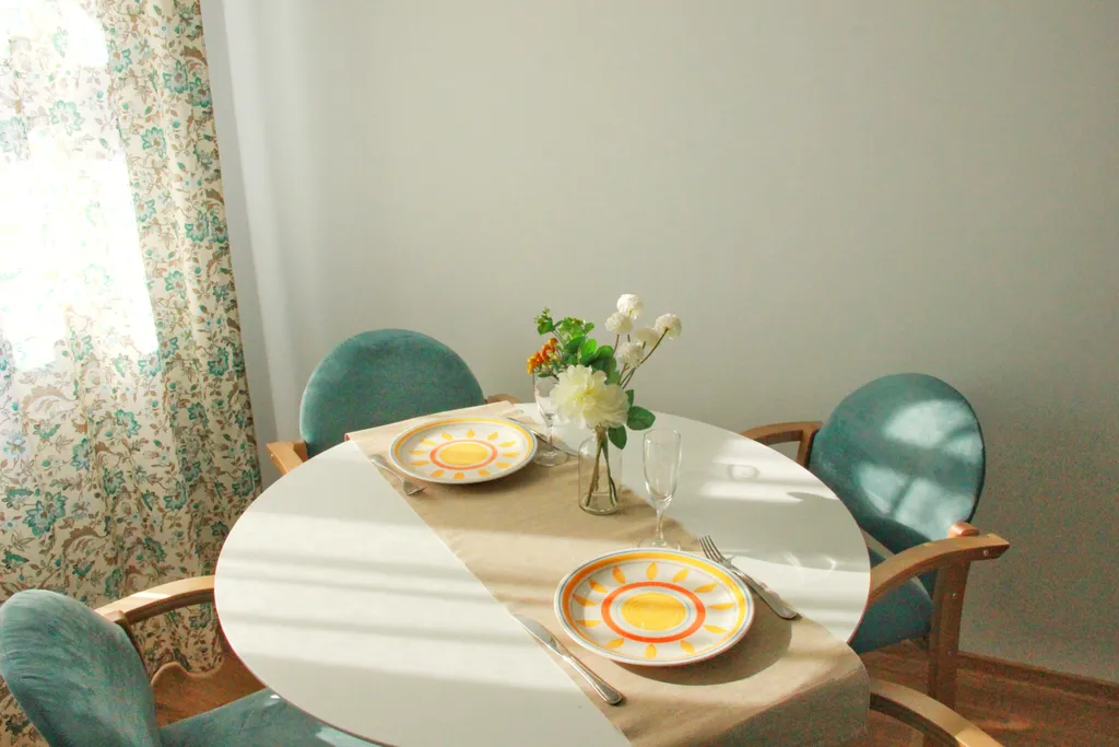 У метро рядом с центром