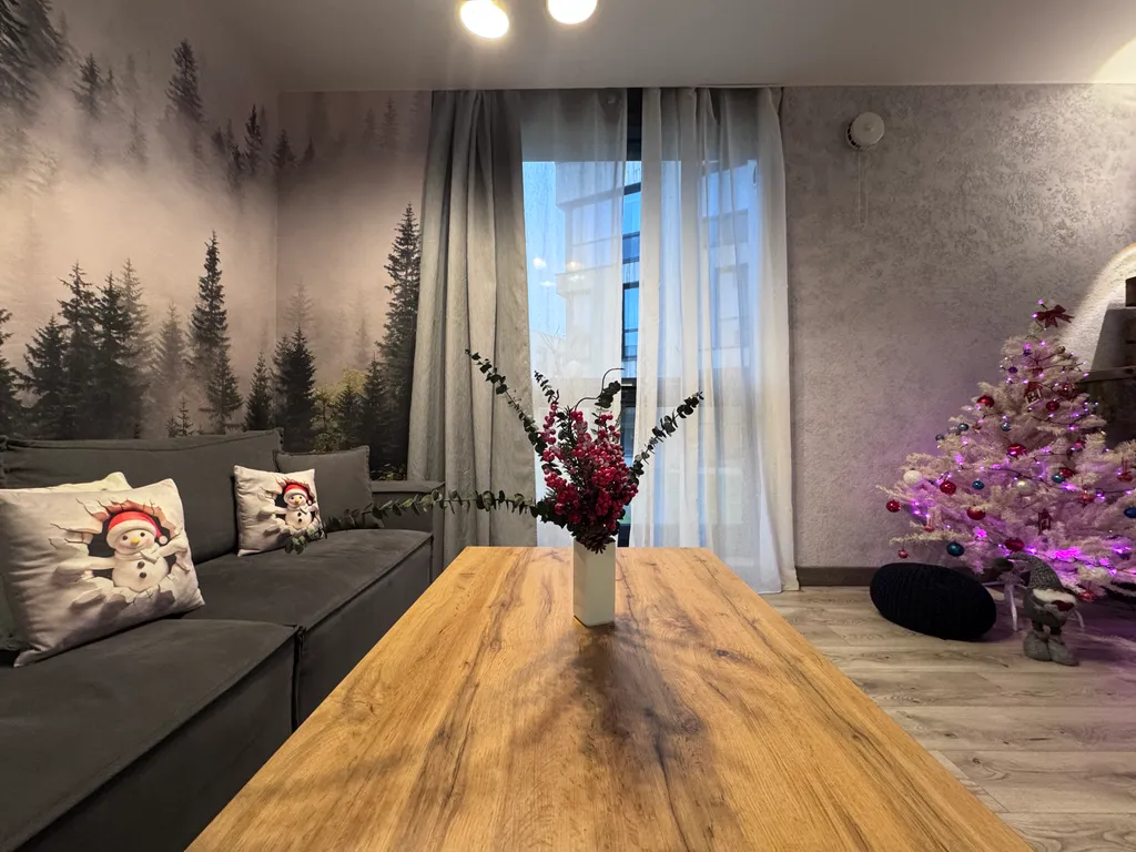 "Охта  Адвент" 53 м. "Лес" с камином у курорта