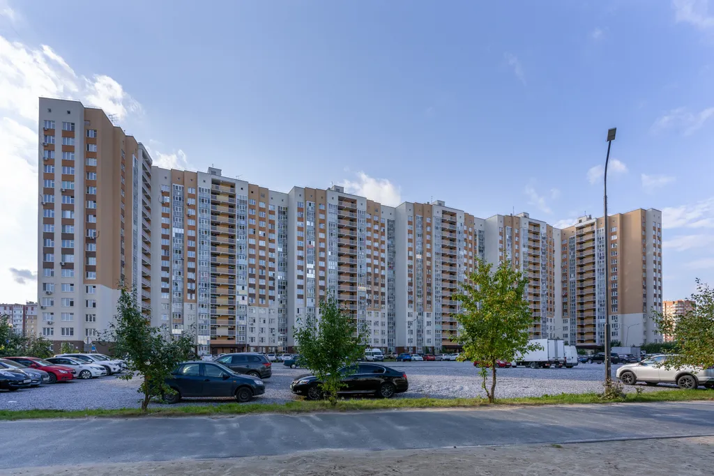 Квартира Светлая квартира у ТЦ Кристалл — Тюмень