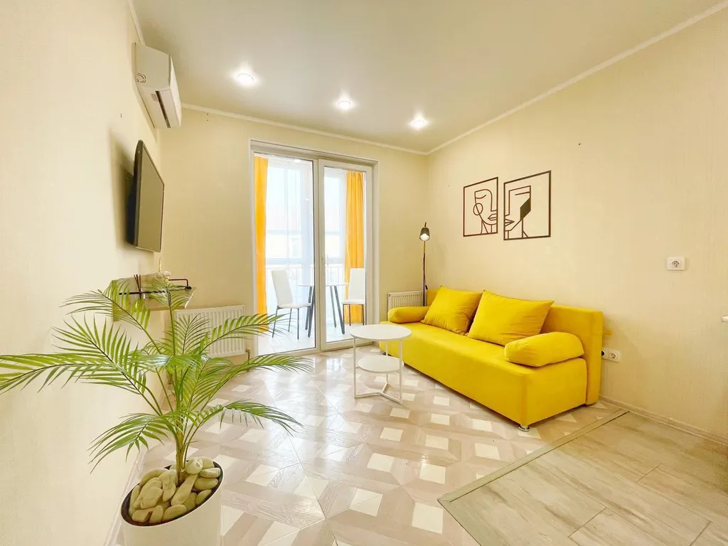 Красивая студия у моря