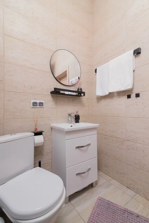 Дом с патио зоной на террасе