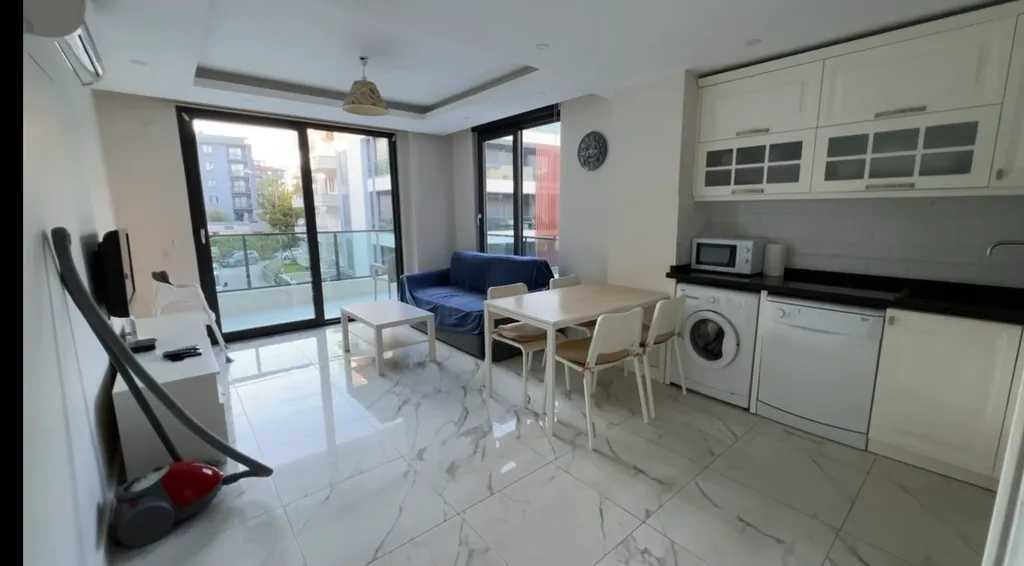 Alanya centre Kleopatra beach 100m to the sea