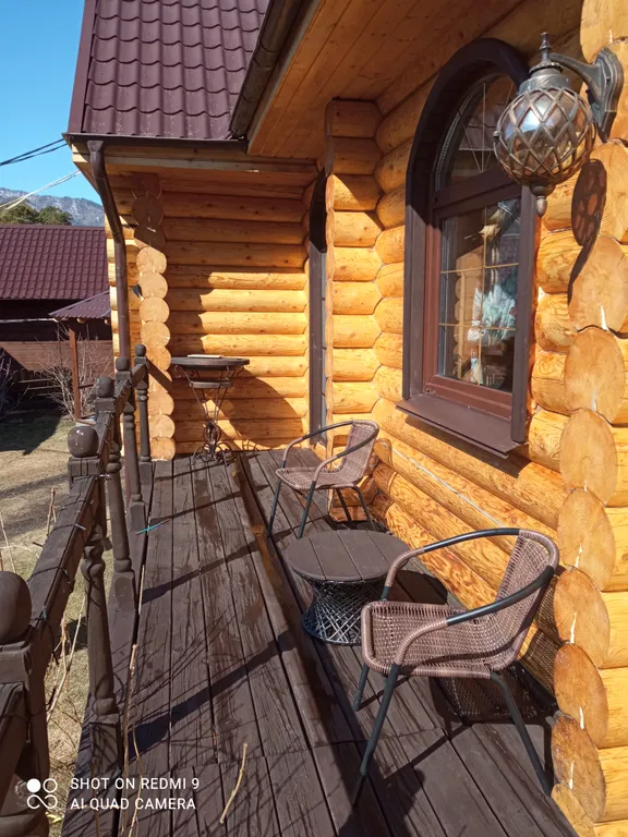 Дом на берегу реки чемал