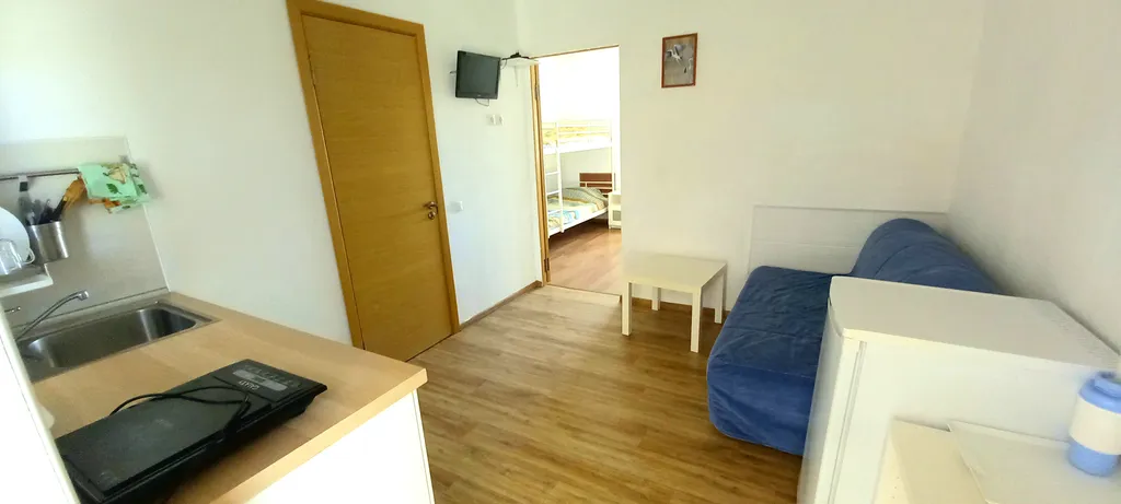 Коттедж Спальня, кухня с диваном, балкон — аренда посуточно в Должанская