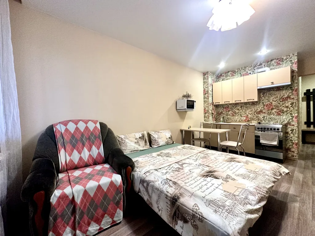 Студия рядом с ТЦ Еж и Дворцом молодежи