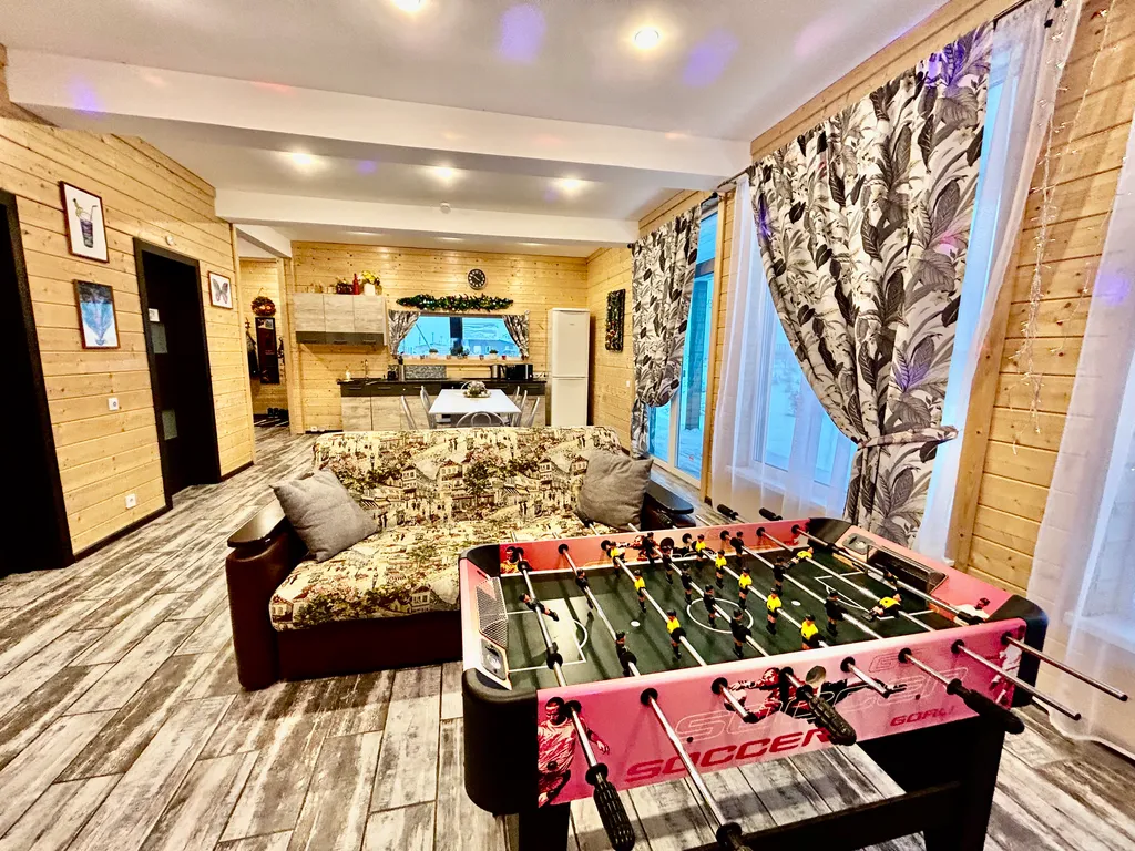 Коттедж Дом с отдельностоящий баней на дровах — Ропша