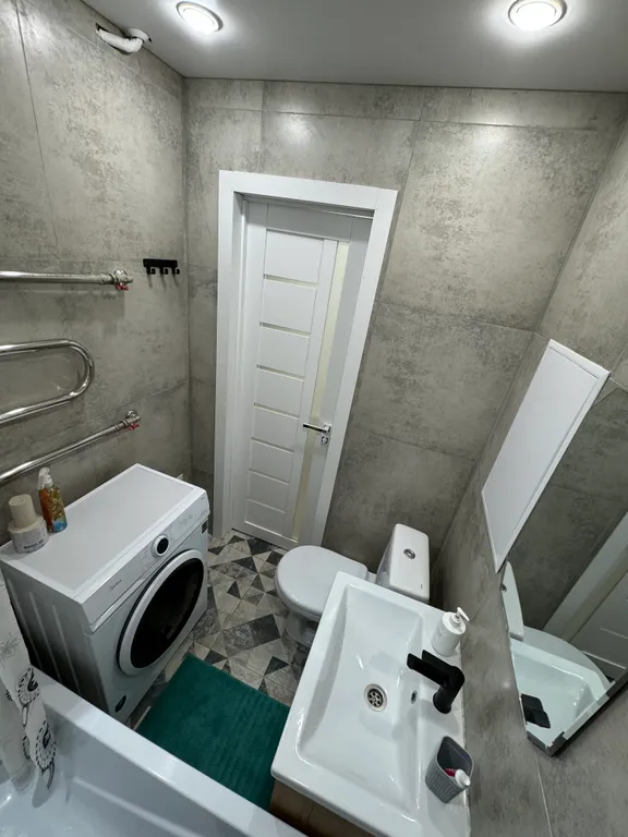 Двухкомнатная со свежим евроремонтом