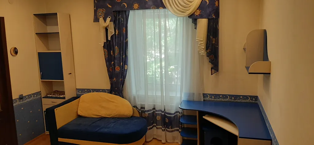 Квартира с камином рядом с морем