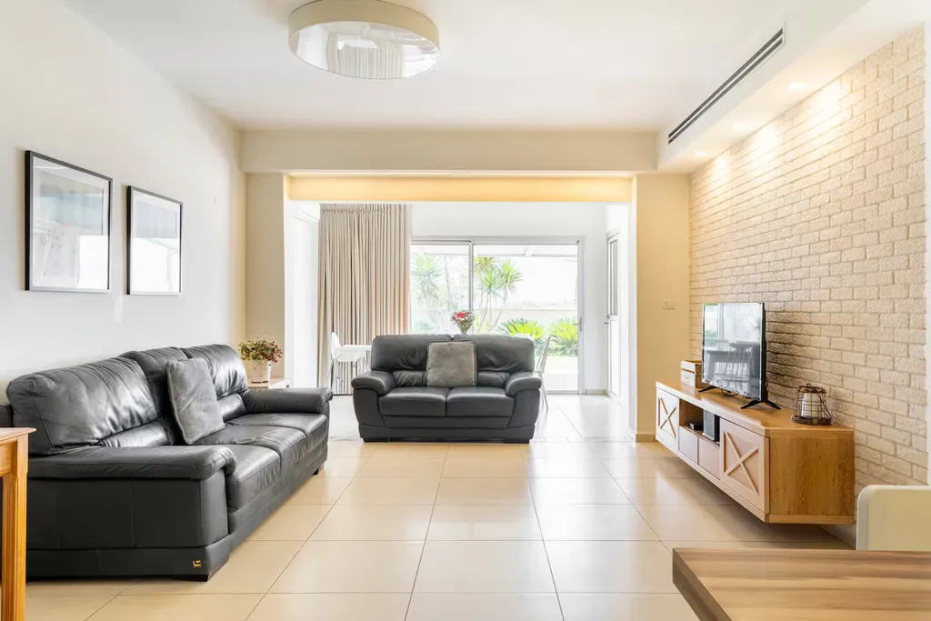 GW002 Gugel Waves Amazing Seaview & Garden Family Apartments