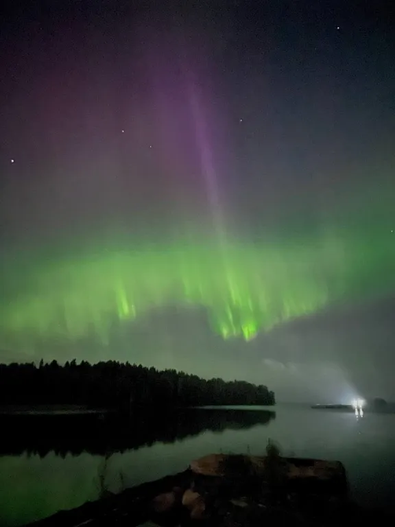 Уютный дом у озера