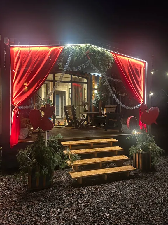 Домик в березах с баней