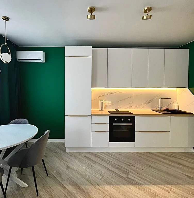 Дизайнерская евродвушка с парящей кроватью