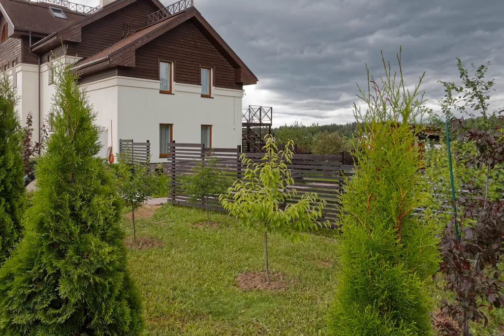 Студия в доме у озера