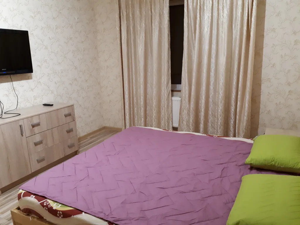 3-комнатная Квартира — аренда посуточно в Симферополь