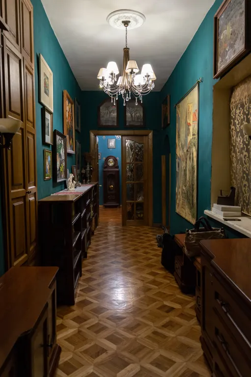 Атмосферная квартира в легендарном доме центра Минска