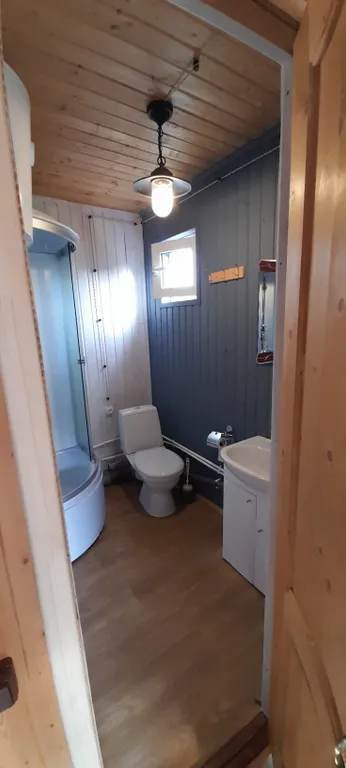 Домик с терассой и красивым видом на горы