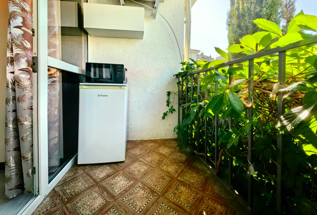 Улученный с. Балкон. Кондиционер. Микроволновка. Холодильник. Парковка