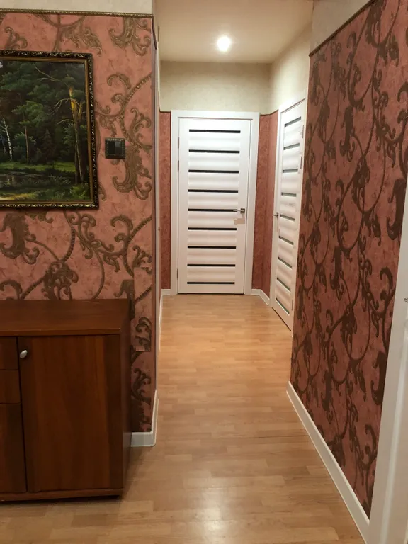 Уютная двушка в хорошем доме возле ЦУМа, рядом с Новогодней Елкой