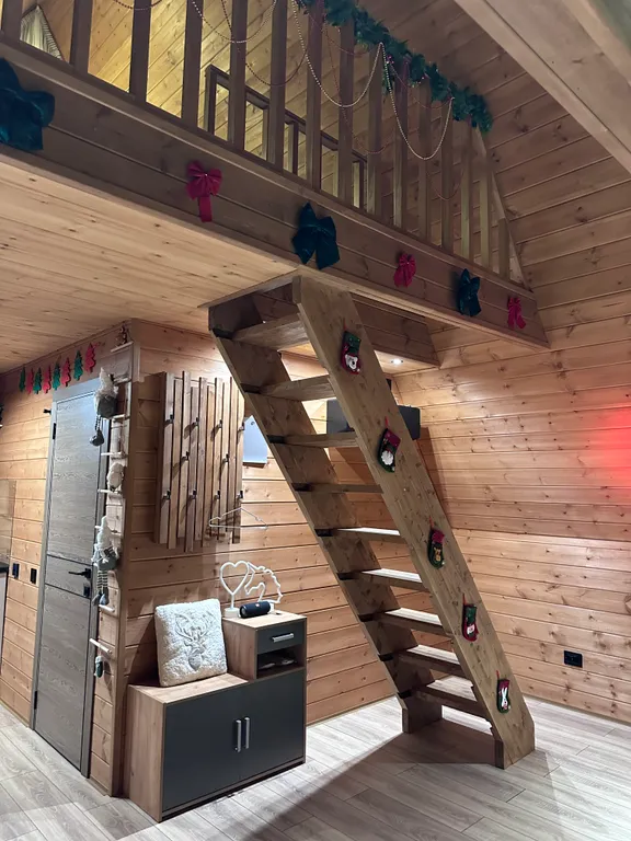 Уютный дом Афрейм с террасой и купелью