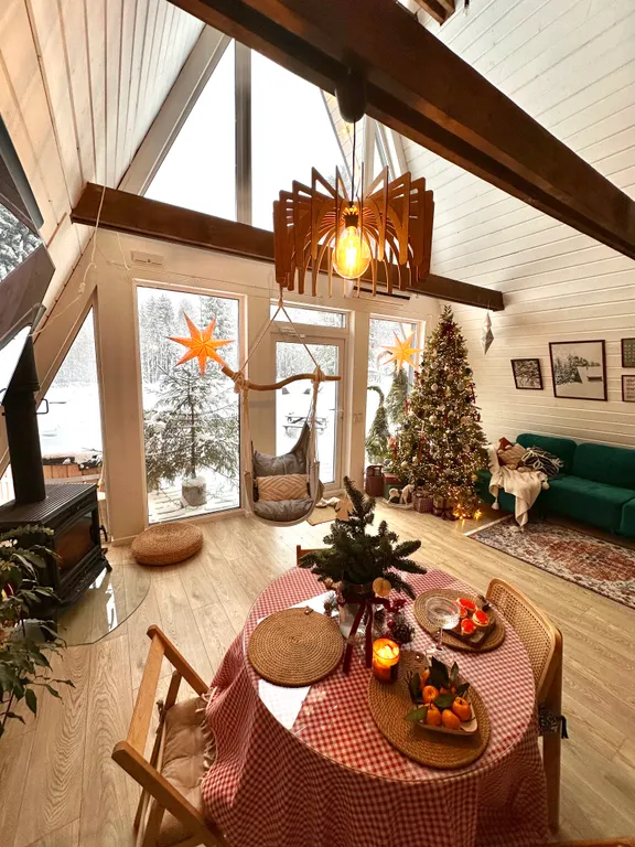 Большой уединенный A-frame в лесу с горячей купелью Фурако