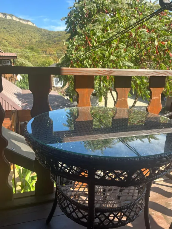 Номер у реки Дах с видом на горы