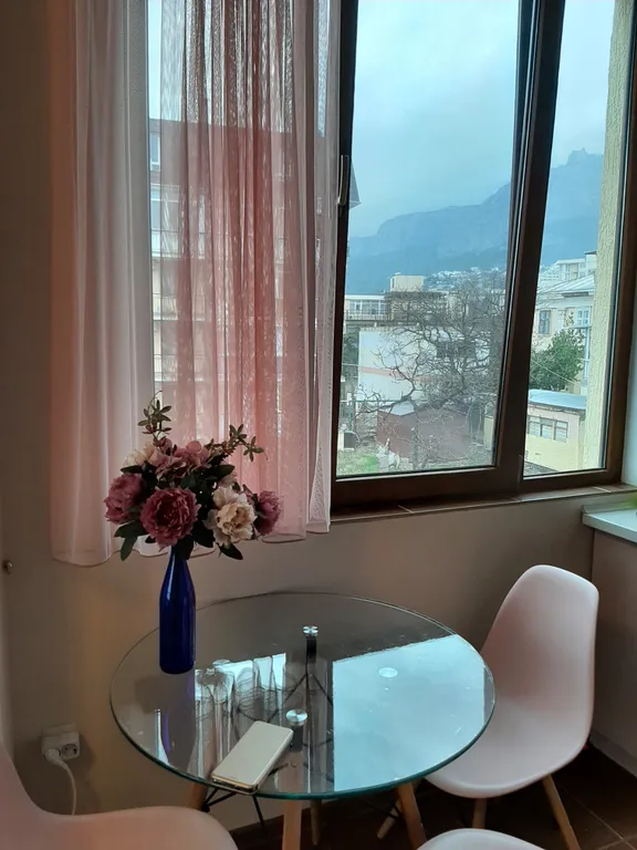 Уютная квартира в 200м от моря в большой Ялте с  видом на море и горы