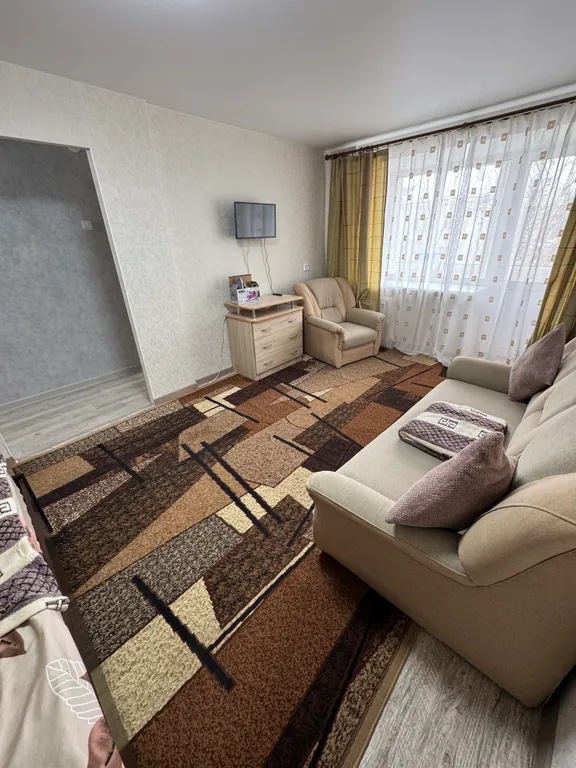 Уютная светлая квартира в центре города — аренда посуточно в Лысьва