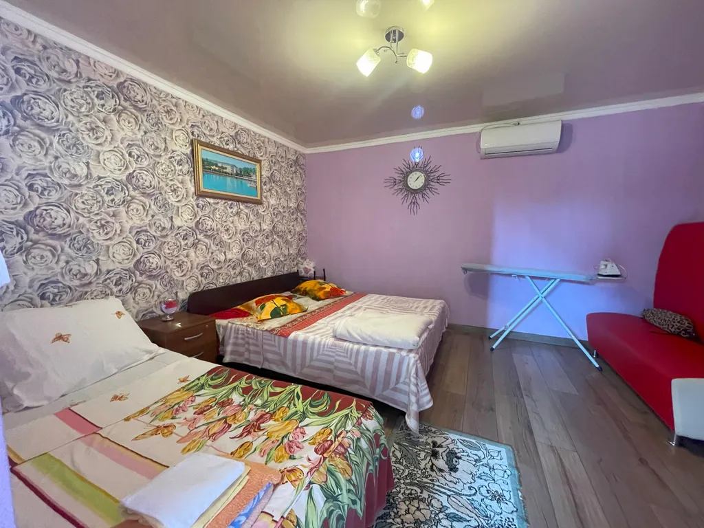 Квартира Комната под ключ на первом этаже с кондиционером — аренда посуточно в Сухум