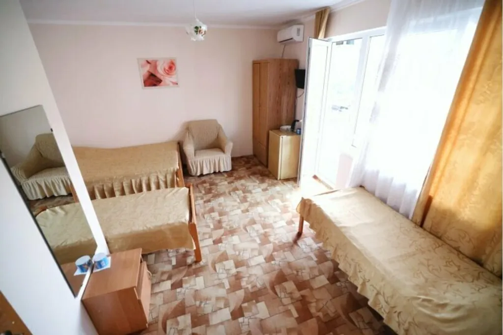 Квартира Квартира Четырехместный номер с доп. местом с балконом и видом на горы — Лазаревское