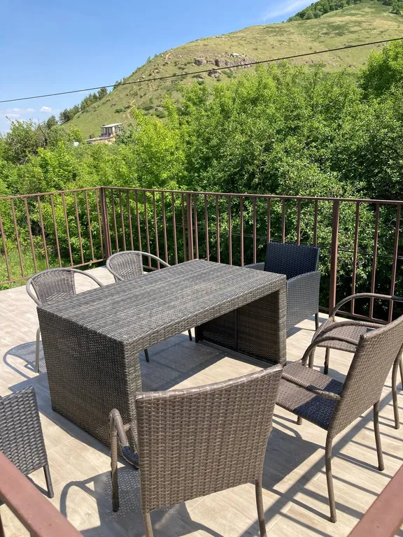 Флигель с балконом