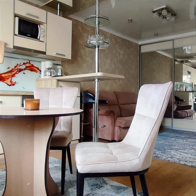 Зеркальная студия