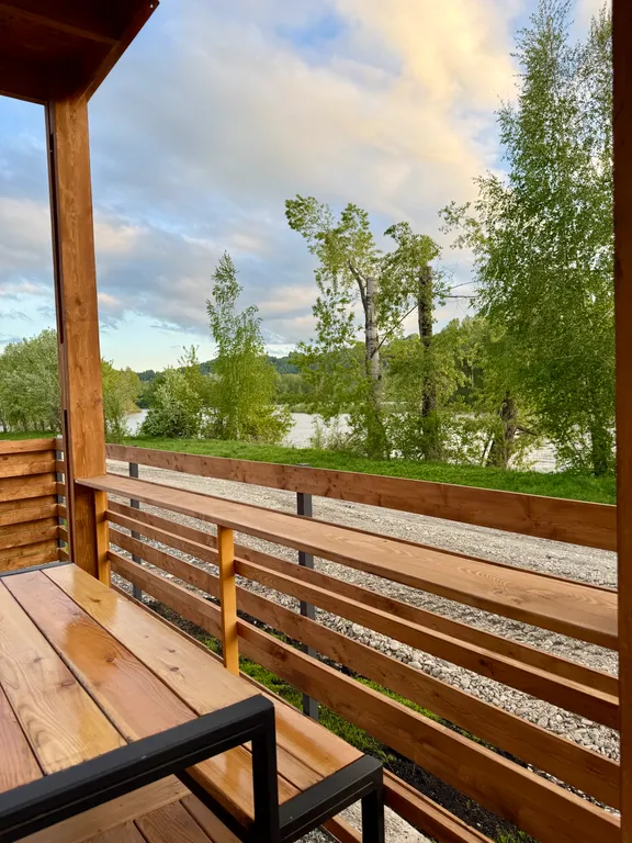 Панорамный дом с видом на реку