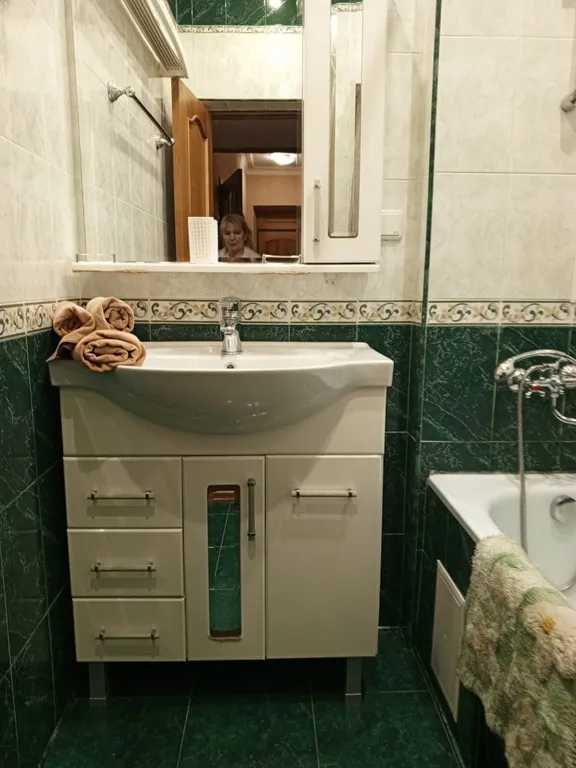 Чистая уютная с высокими потолками квартира