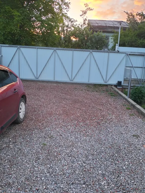 Уютный дом с цветами, видом на горы, мангалом