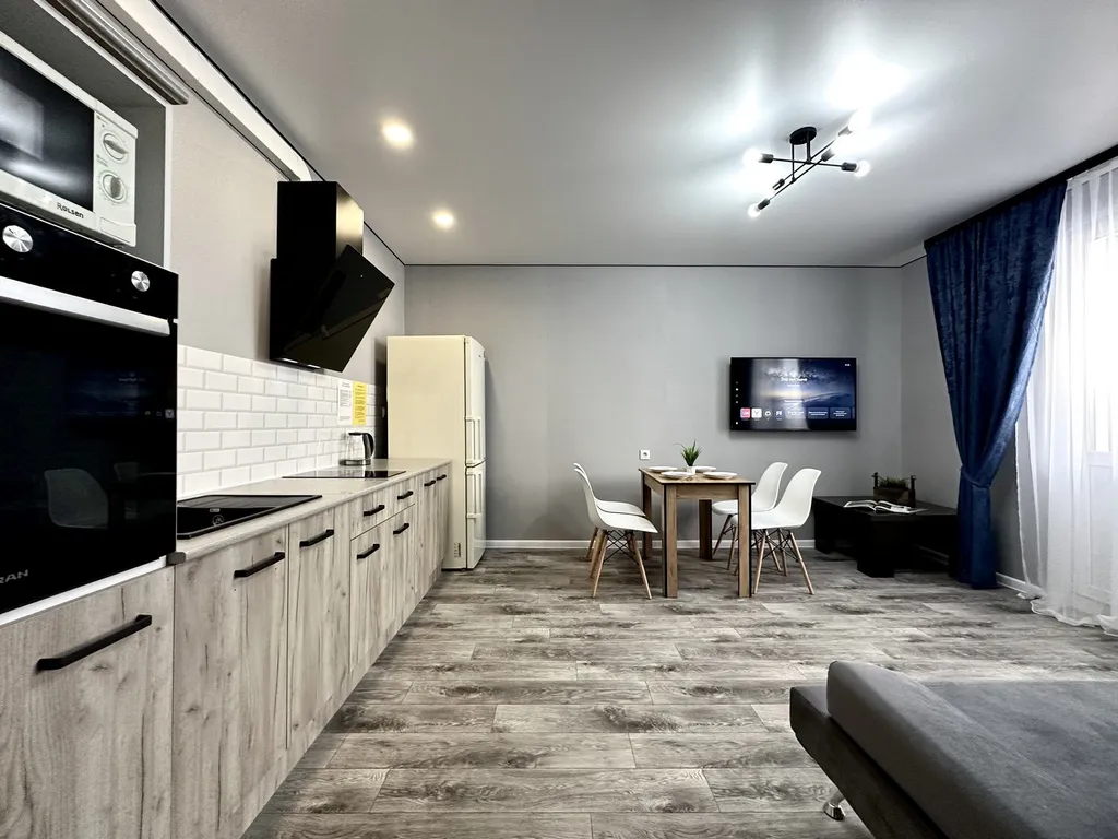 Квартира на Юркина 10