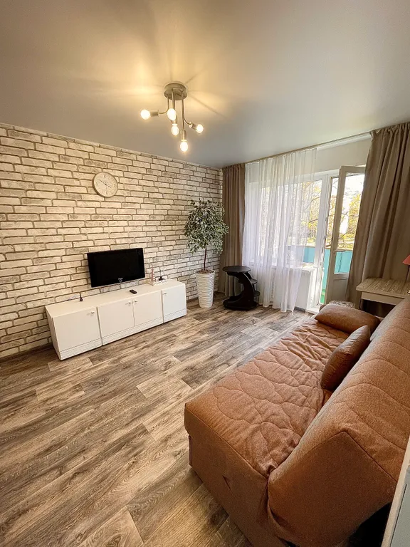 Уютная квартира со свежим ремонтом — аренда посуточно в Псков