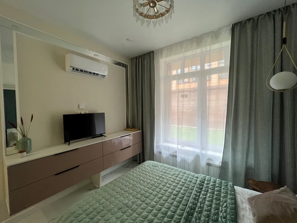 Красивая студия в центре, рядом Белоусовский парк