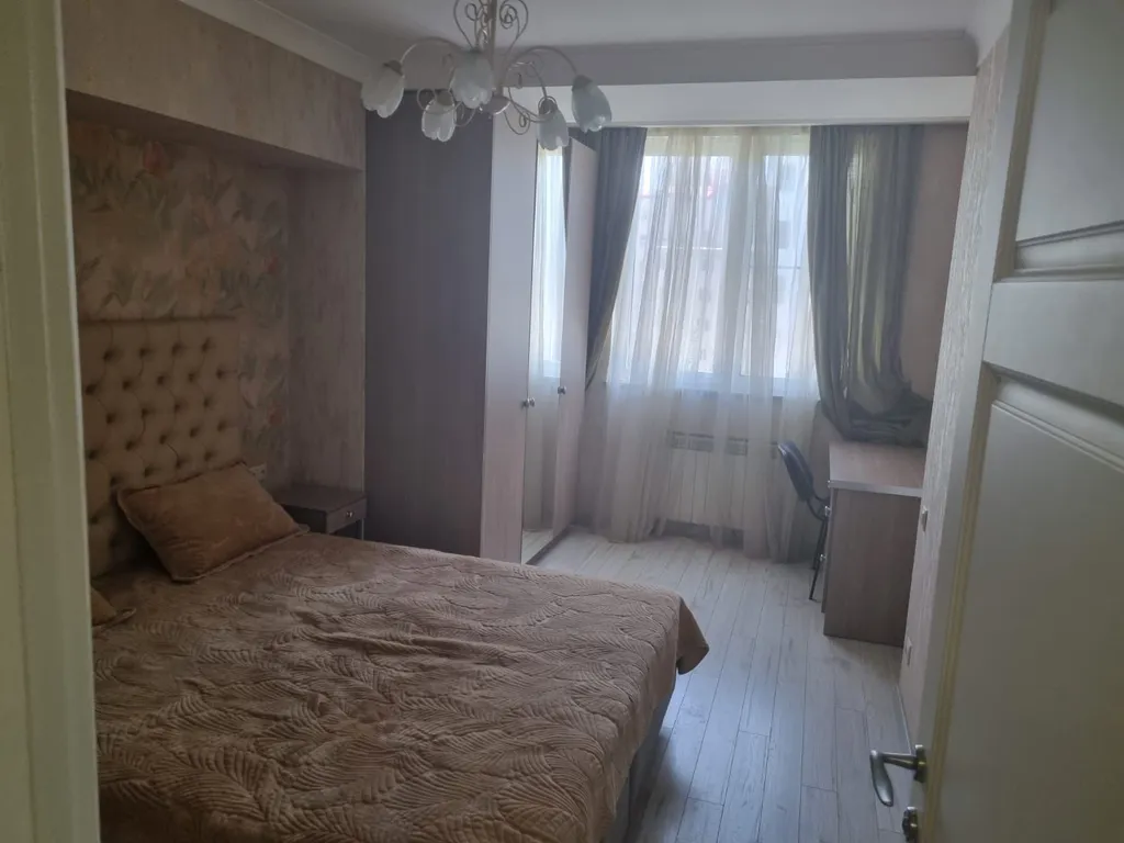 Просторная красивая трёхкомнатная квартира в самом центре города