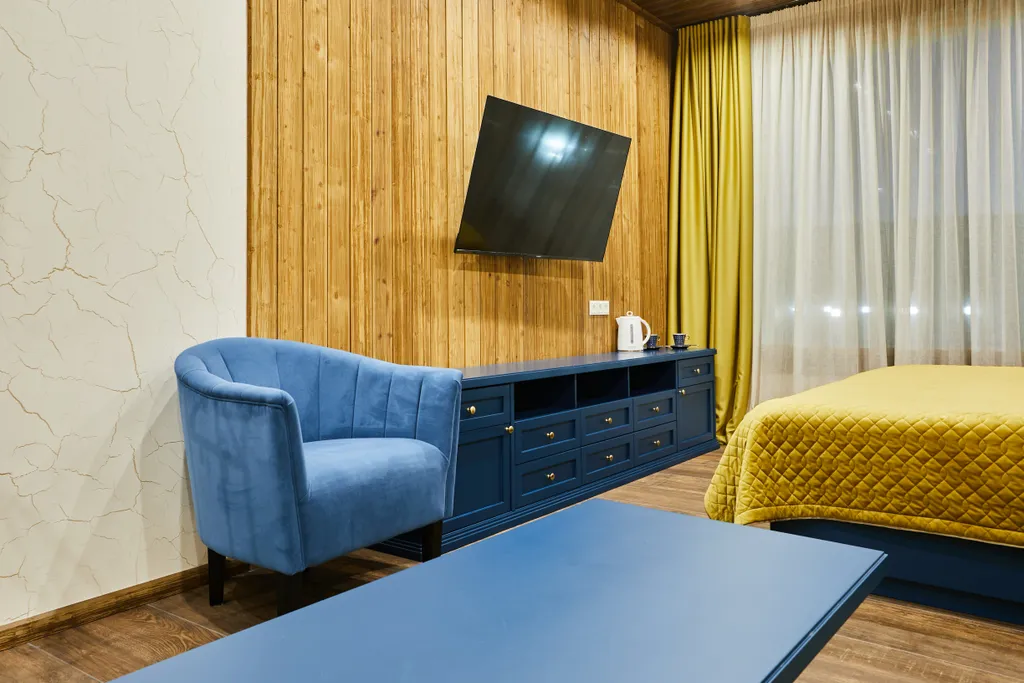 Полулюкс с кроватью размера king-size видом на озеро